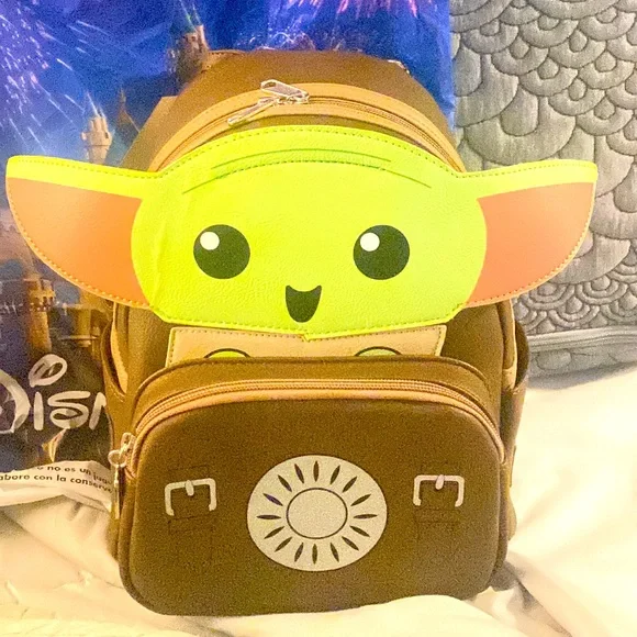 Loungefly Mandalorian baby Yoda Backpack *NWT - Picture 1 of 7